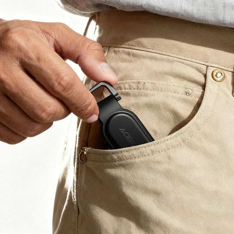 ACEFAST S4 Keychain Global Positioning Device Works With Apple Find My