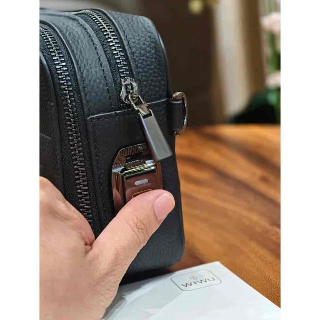 WiWU Master Genuine Leather Fingerprint Lock Crossbody Bag